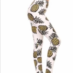 Plus size pineapple leggings NWT